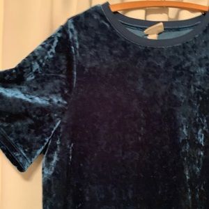Ava & Viv blue crushed velvet cropped blouse